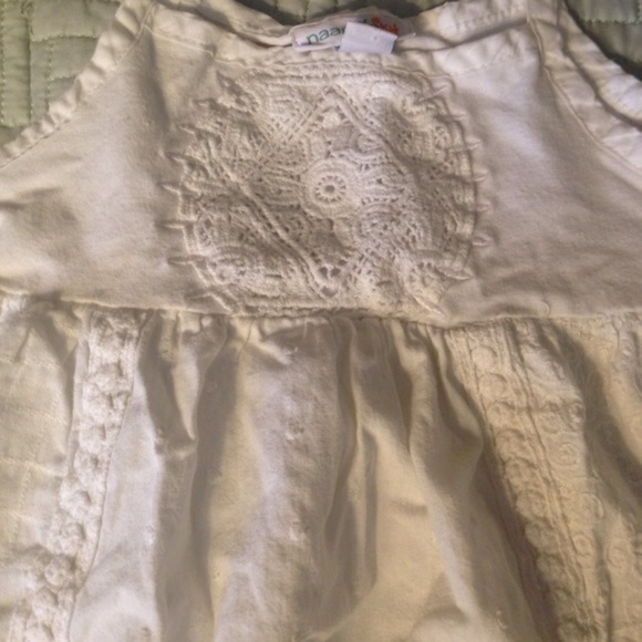 Little white embroidered spaghetti strap tunic top - Picture 2 of 3